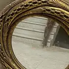 مرايا ذهبية ثقيلة