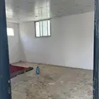 غرفه مع حمام مع مجلئ مطبخ مع سطح دور ثالث