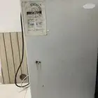 ثلاجة صغيرة