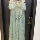 فستان سهره نفس لون الي على العارضه