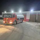 سطحه لوبد ويوجد سطحه صغيره بتجاه داخلي او خارجي المنطقه