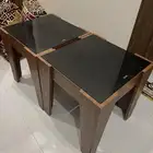 طاولات وكراسي خدمة نظيفة