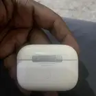 سماعة ايربودز برو القطعه اليميين ضايعه