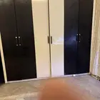 غرفة نوم تركي بيضاء بجلد اسود مجانيه