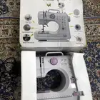 ماكينة خياطة صغيرة مستخدمه