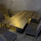 طاولة طعام