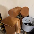 كنب ظهر بطاولاته نظيف