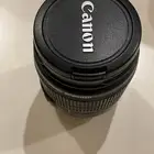 عدسة كاميرة كانون
