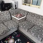 جلسة أرضية مرتفعه للبيع مع التكايات