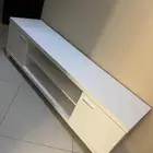 طاولة تلفاز