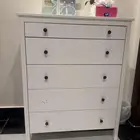 طاولة من ايكيا شبة جديدة
