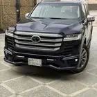 تويوتا لاندكروزر ( VXR ) فل كامل 2023 خليجي ماشي ( 42 الف )