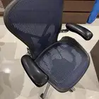 كرسي هيرمان ميلر Herman miller مقاس B بحالة ممتازة