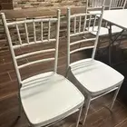 طاولات وكراسي للبيع