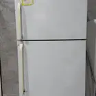 ثلاجه كبيره وواسعه