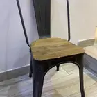 كراسي للبيع خشب بجودة ممتازه شبه جديده