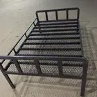 سرير حديد بحاله ممتازه جداا شرط للبيع