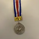 ميداليه فضيه