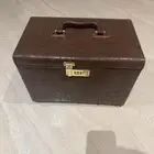 للبيع شنطة ذهب مجوهرات ساعات بقفل