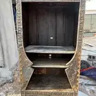 درج تراثي قديم مطلي بالنحاس