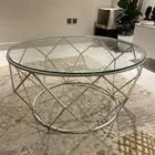طاولة للبيع  نظيفة