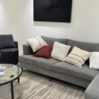 كنب وسجاده وطاوله تلفزيون وطاوله خدمه مودرن