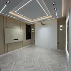 للبيع شقق علويه بأسطح خاصه قرب ممشي الراقى550الف