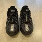 جزمة فيرزاتشي اصليه - Versace sneaker original