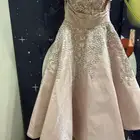 الفستان للبيع