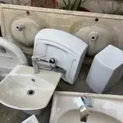 مجموعة مغاسل للبيع نظيفة