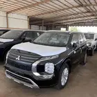 ميتسوبيشي اوتلاندر 2025 ب 97450 شامل 7 مقاعد بصمة اسود ملكي