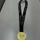 ميدالية حقت نيوم اصلية مافيها ولا خرب