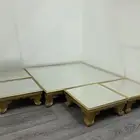 طاوله ارضيه مرايه زجاج مع اربع طاولات