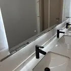 مغاسل جديده الاستعمال شهرين فقط مع المرآة حد البيع ب 1500