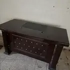 طاولة مكتب