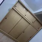 دولاب خشبي ثلاث ثلاث أبواب ممتاز جدا للبيع