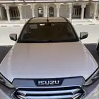 جيب ايسوزو ام يو اكس للتقبيل والتنازل