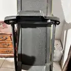طاولة طعام وجهاز سير