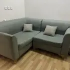 غرفة نوم مه فرش وكنب و مدخل