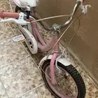 سيكل بناتي للبيع نظيف الكرسي يتصغر ويتكبر