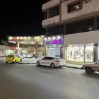 محل للتقبيل مساحة 100 متر مع غرفة وحمام
