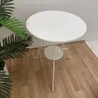 طاوله من ايكيا مع شجره