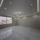 للبيع روف علوي بملحق وبايكه سياره بالمحاله ابها مساحه 380 م