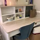 مكتبه وكرسي