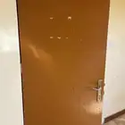 للبيع ابواب خشب عدد 200 تقريبا  تزيد او تتقص شي بسيط