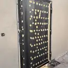 الباب حديد اسبغ بويا ناري مع اغراض 200 ريال