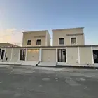 فيلا دور وملحق مساحة 450 م ع شارعين مخطط الرياض ( الصفوة )