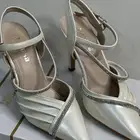 كعب نسائي انيق