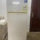 ثلاجة كبيرة شغال بارد ناقصها فريول