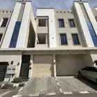 للإيجار شقه ارضيه بمدخل سياره مقابل نادى ضمك